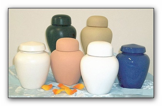 Keramik-Urnen